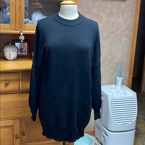 Comfy long sleeved black sweater